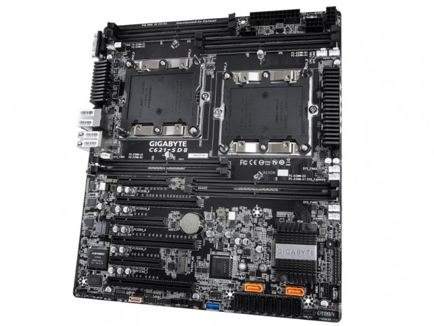 GIGABYTE、デュアルXeon スケーラブル・プロセッサー対応マザー「C621-SD8」発表