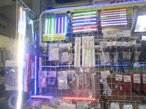 製作や加工もおまかせ。LED専門店の「サンライズ」が東京ラジオ 