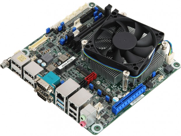 4画面同時表示に対応するRyzen Embedded V1000搭載Mini-ITXマザーがASRockから