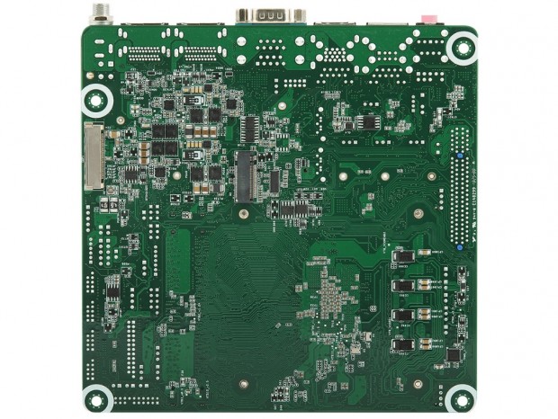 4画面同時表示に対応するRyzen Embedded V1000搭載Mini-ITXマザーがASRockから