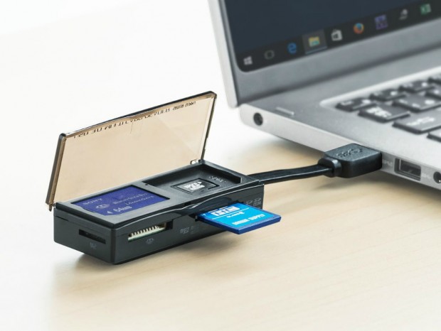 サンワダイレクト、メモリカードケースにもなる4スロットカードリーダー発売