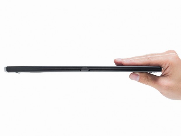 使わないときは1cmに折りたためる薄型ノートPCスタンドがサンワダイレクトから