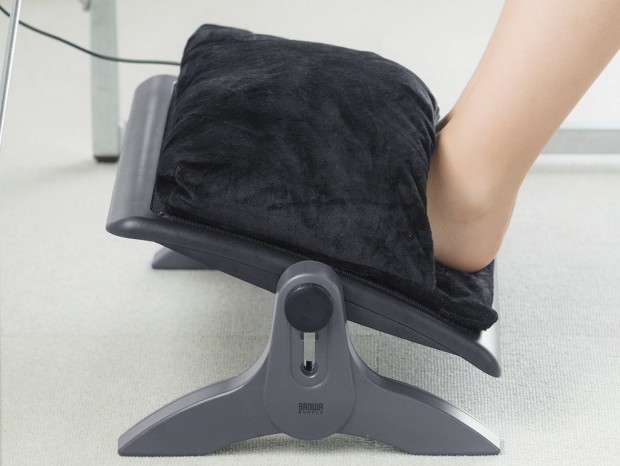 サンワ直販、あったかウォーマークッション付きフットレスト発売