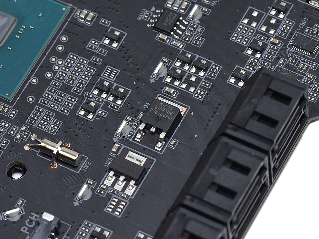 Core i9と最強タッグを組む超弩級の全能マザーボード、GIGABYTE「Z390 AORUS XTREME」 - エルミタージュ秋葉原