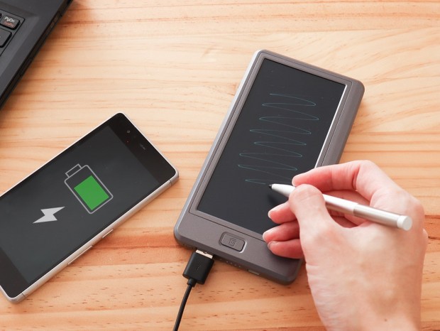 いつでもメモがとれる電子メモパッド付きQiバッテリー、サンコー「メモバッQiリー」