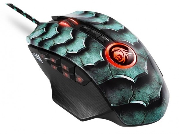 ドラゴンデザイン採用の15,000dpiゲーミングマウス、SHARKOON「Drakonia II」
