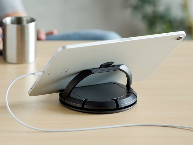 サンワ直販、360°回転する折りたたみ式のタブレットスタンド発売