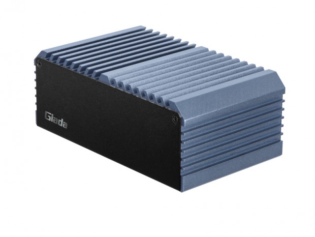 幅約130mmの超小型ファンレスデスクトップPC、GIADA「ISC-261」