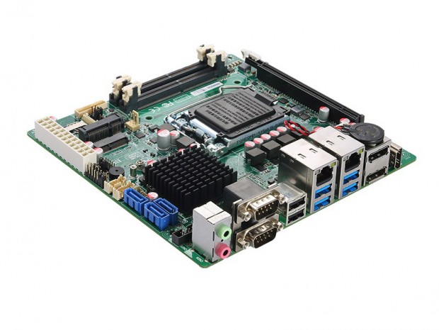 mano520_800x600c