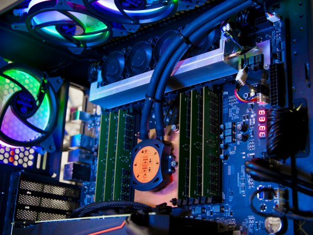 オーバークロック対応の28コア/56スレッドCPU、Intel「Xeon W-3175X」正式発表