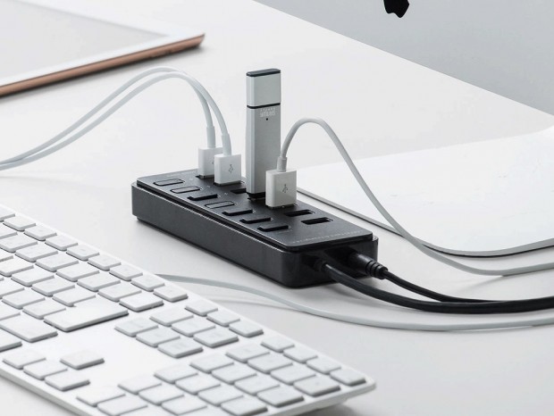 急速充電ポートを搭載した7ポートUSBハブ、サンワダイレクト「400-HUB067BK」