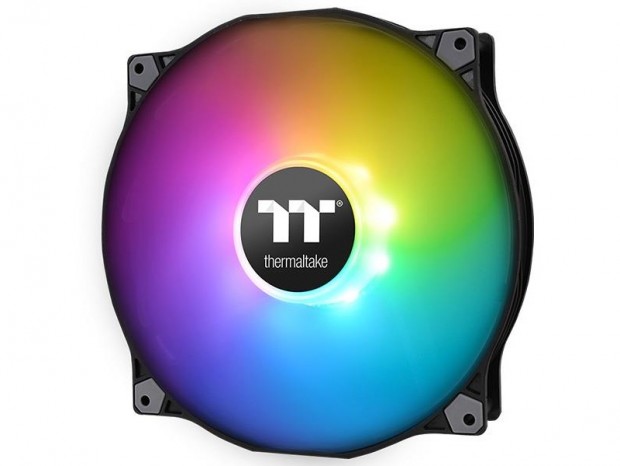 Thermaltake、9灯のアドレサブルRGB LEDを搭載する200mmファン「Pure 20 ARGB」