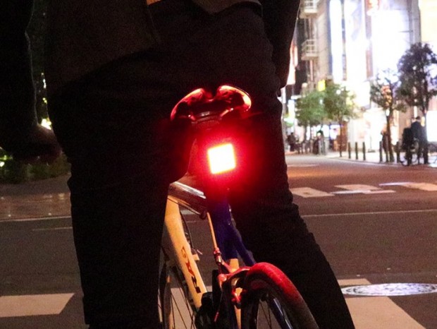 方向指示とブレーキランプを自動表示する自転車用ウィンカー テールランプがサンコーから エルミタージュ秋葉原