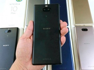 xperia10_10plis_1024x768e