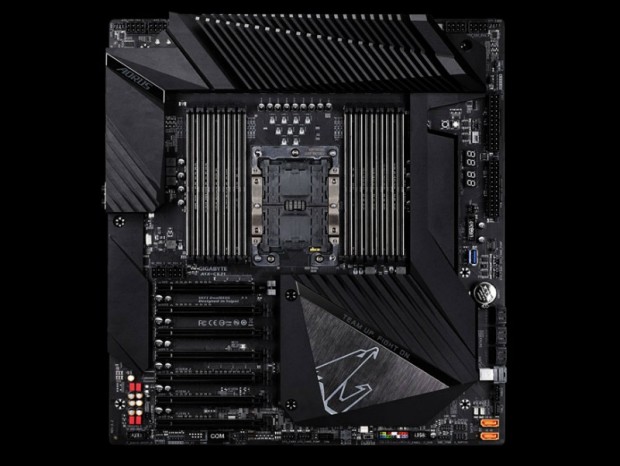 Xeon W-3175Xの全コア5GHz駆動を可能にする、GIGABYTE「C621 AORUS XTREME」