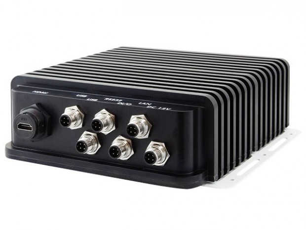IP68防水・防塵と-40～75℃の広温度域に対応するファンレスPC、iBASE「SW-101-N」