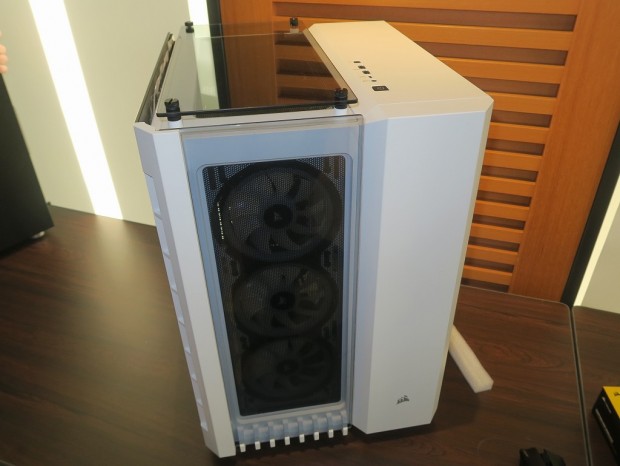 CORSAIR_press190313_1024x768j