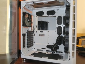CORSAIR_press190313_1024x768k