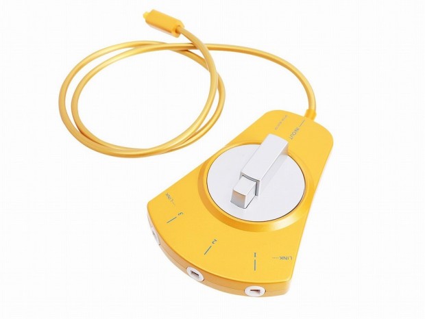ケーブルの繋ぎ直し不要。光オーディオの3系統切替器＆2分配器がサンコーから