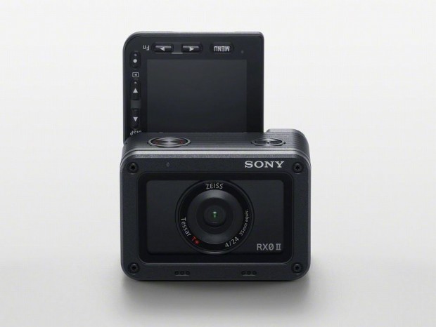 ソニー、4K動画の本体内録画に対応した回転液晶付き最小・最軽量カメラ「RX0 II」