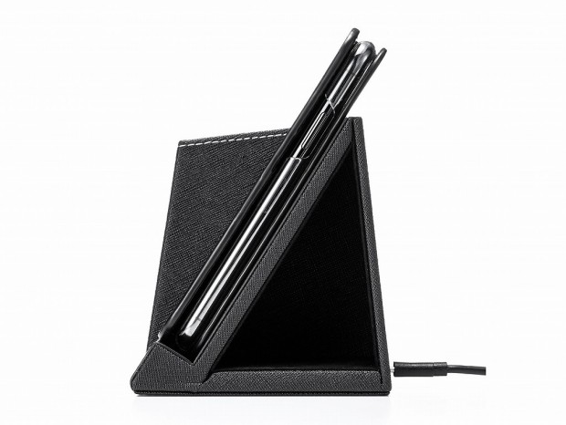 卓上にあると便利。小物も収納できるワイヤレス充電スタンドがサンワから