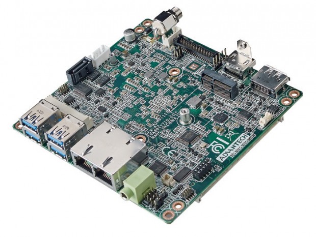 Advantech、UTXフォームファクタのApollo Lake搭載ファンレスマザー「AIMB-U117」