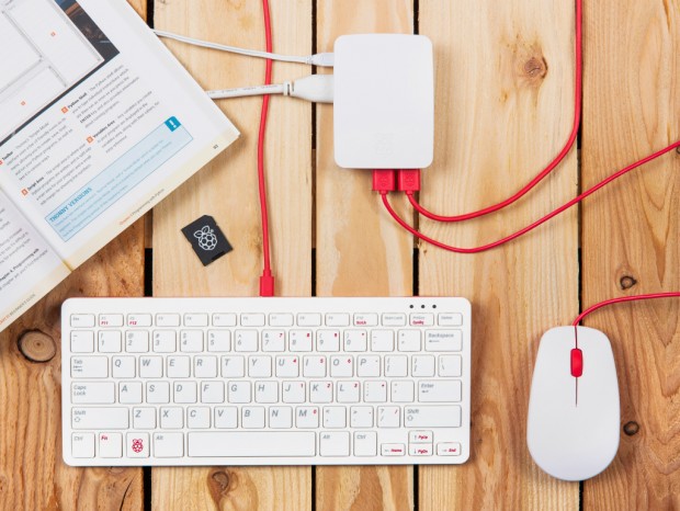 Raspberry Pi公式のUSBキーボードとマウスが登場