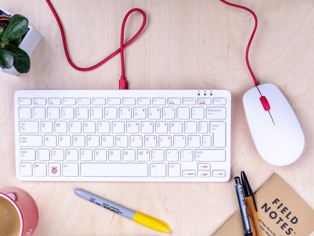 ラズパイ公式キーボード「Raspberry Pi keyboard and hub」に新配列4モデル
