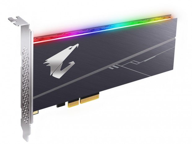 GIGABYTE、RGB Fusion 2.0対応ヒートシンクを搭載する「AORUS RGB AIC NVMe SSD」