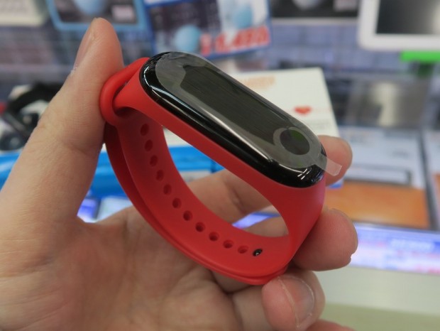 smartwatch190404_1024x768q