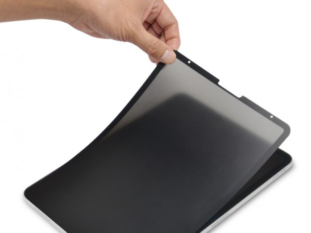 必要なときにペタリ貼れるiPad Pro 11用プライバシーフィルターがJTTから