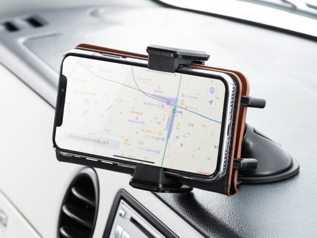 手帳型ケースを装着したまま使える車載スマホホルダーがサンワダイレクトから