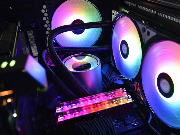 Deepcool、自動内圧調整で水漏れを防ぐオールインワン水冷「Castle 240 RGB V2」