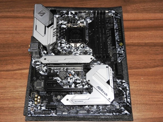 Chris Lee氏に聞いた、ASRockマザーボードの新シリーズ「Steel Legend