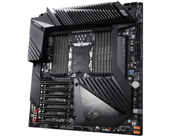 Xeon W-3175X対応のゲーミングマザーGIGABYTE「C621 AORUS XTREME」詳細判明