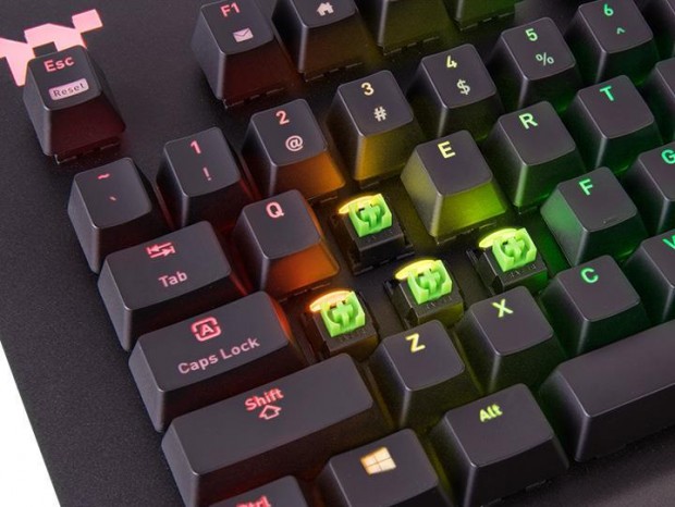 Thermaltake、ダイナミック発光のキーボード「Level 20 RGB」にRazer緑軸搭載モデル