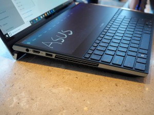 comp_2019_0527_01_asus_1027x768_11