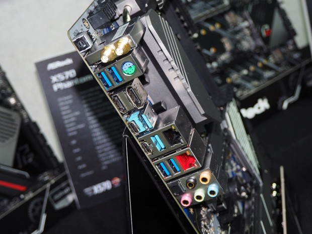 comp_2019_0530_01_Asrock_1024x768_12
