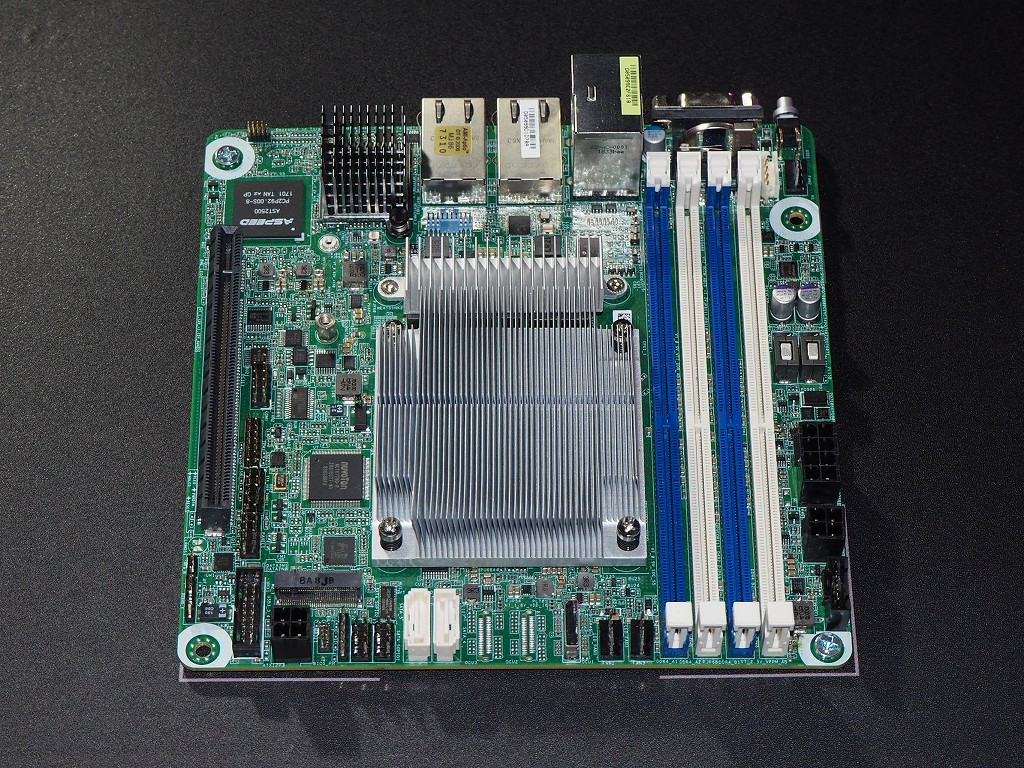 COMPUTEX：最大16コアも搭載できる、EPYC Embedded 3000対応の組み込みMiniITXマザー エルミタージュ秋葉原