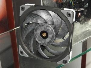 NF-A12x25bk_1024x768e