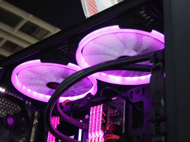comp_2019_0603_03_enermax_1024x768_04