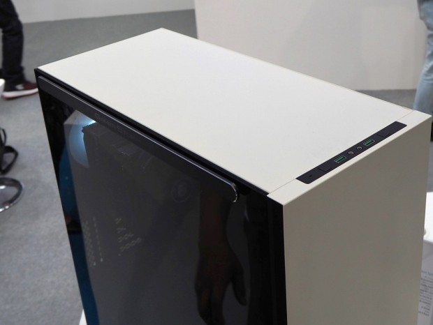 Maccube_550_WH_1024x768d