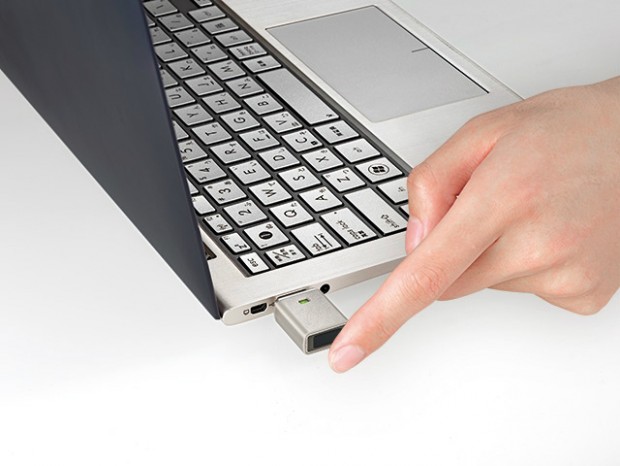 タッチでロック解除できる指紋認証USBメモリ、アイ・オー・データ「ED-FP」シリーズ