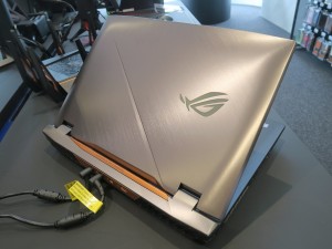 asus_rog190614_1024x768p