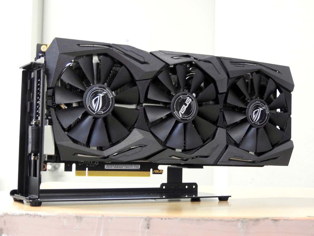 Letao公式アカウント02　グラフィックボード詰め合わせ。 早くも人気。長尾製作所の「グラフィックボード ディスプレイ台」が