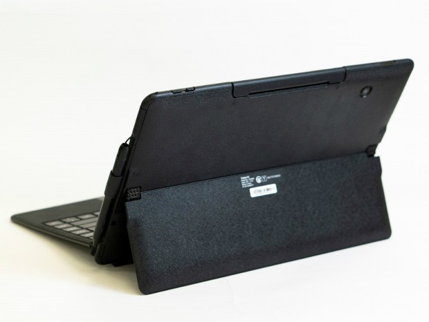 アクティブスタイラスペン付属で手書き入力もできる11.6型2-in-1 PC、ECS「ES20GM」