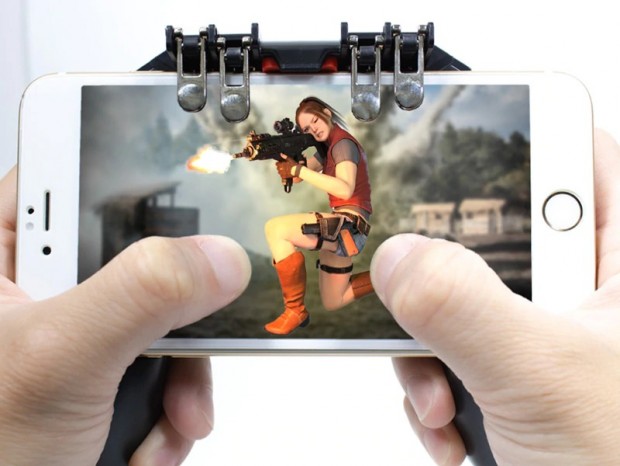 スマホゲームを6本の指で操作できるゲーミンググリップが上海問屋から