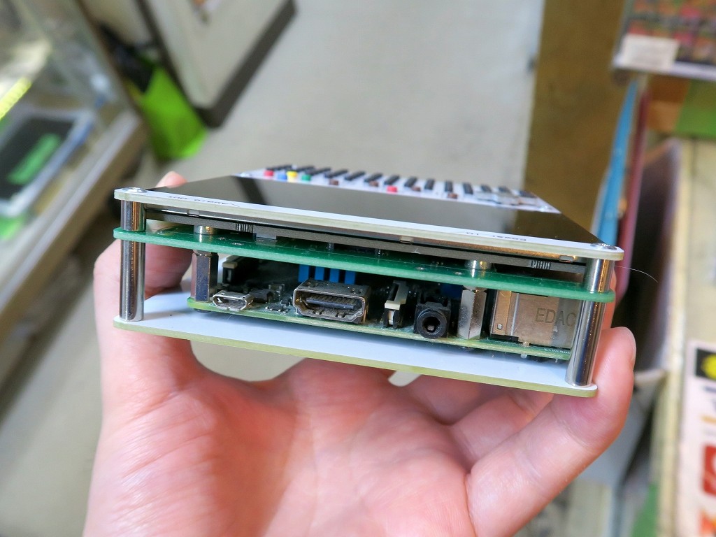 Raspberry Pi 3ベースのハンドヘルドPCが自作できる「Hyper Keyboard pi」が販売中 - エルミタージュ秋葉原