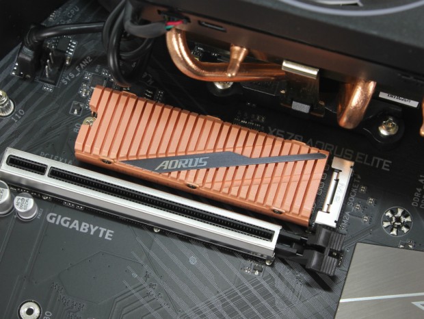 GIGABYTEのX570マザーボード人気No.1「X570 AORUS ELITE」実力検証