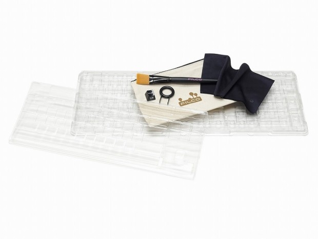 この夏、キーボードの徹底清掃。ダイヤテックからキーボード掃除の七つ道具が発売